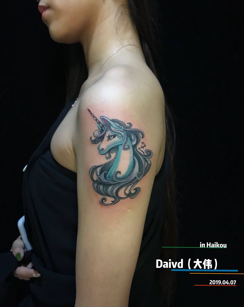 独角兽纹身图片_手臂New School纹身图案