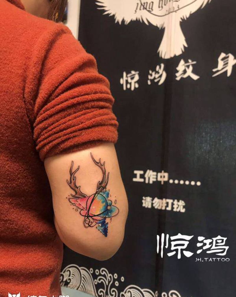 惊鸿纹身近期作品纹身图片_臀部背部新传统欧美写实纹身图案