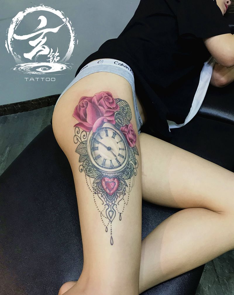 蕾丝玫瑰组合纹身图片_腿部纹身图案