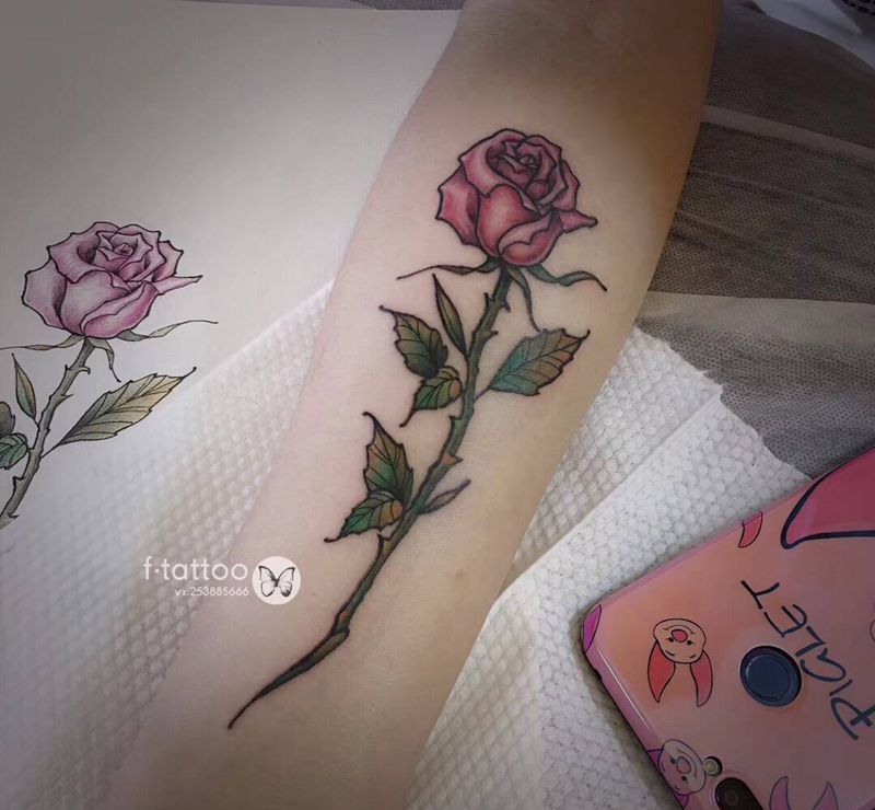 玫瑰.纹身图片_手臂小清新玫瑰花纹身图案