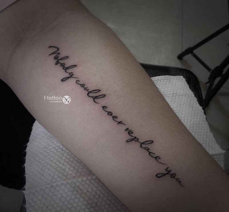 小英文.纹身图片_手臂小清新英文字母纹身图案