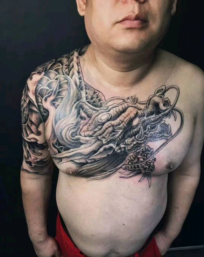 披肩龙纹身图片_新传统纹身图案