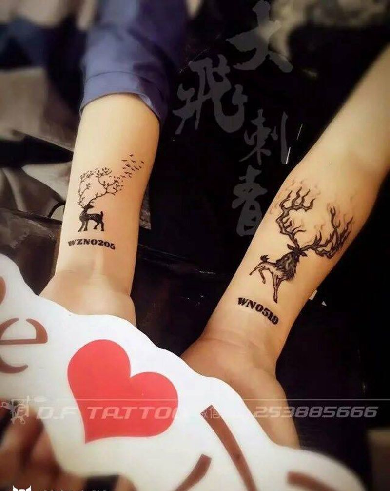 情侣小鹿纹身图片_手稿成品手臂动物情侣鹿纹身图案