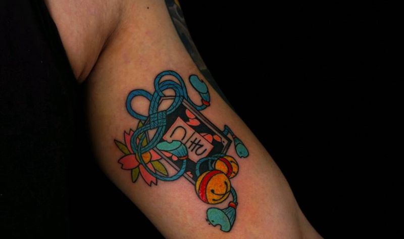 手信纹身图片_手臂老传统纹身图案