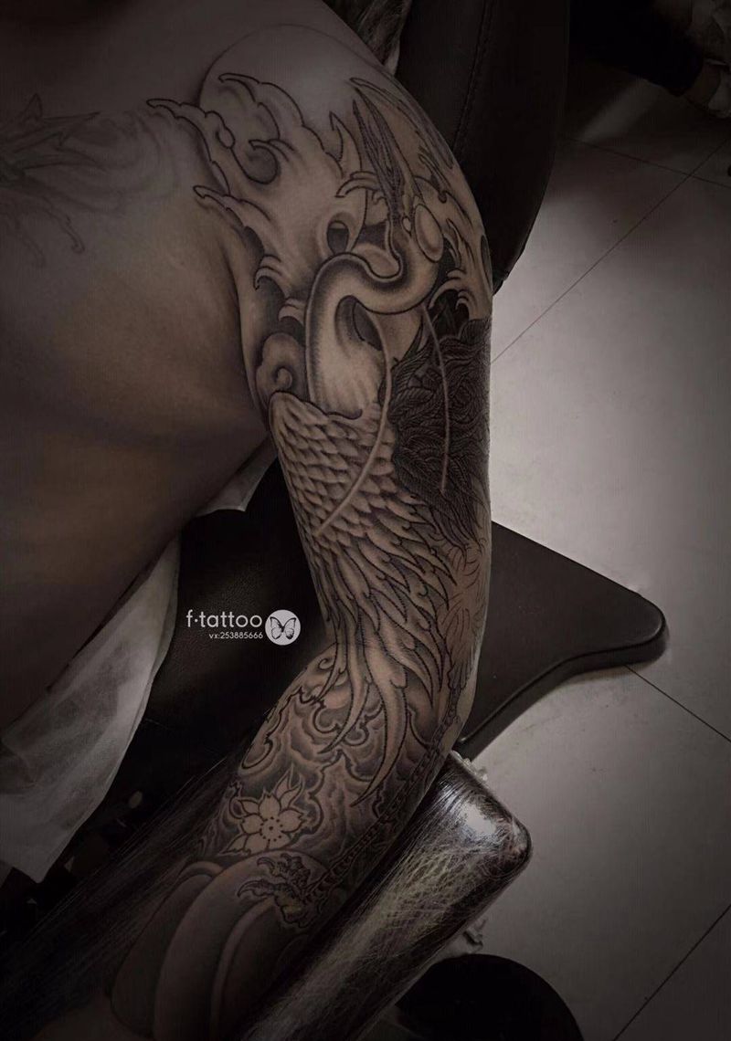 仙鹤花臂（未完待续）纹身图片_手臂胸部新传统仙鹤花臂黑灰纹身图案