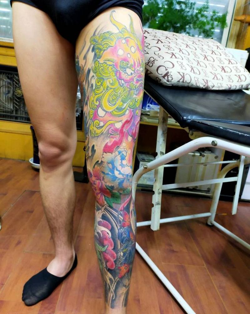 包花腿纹身图片_腿部新传统纹身图案