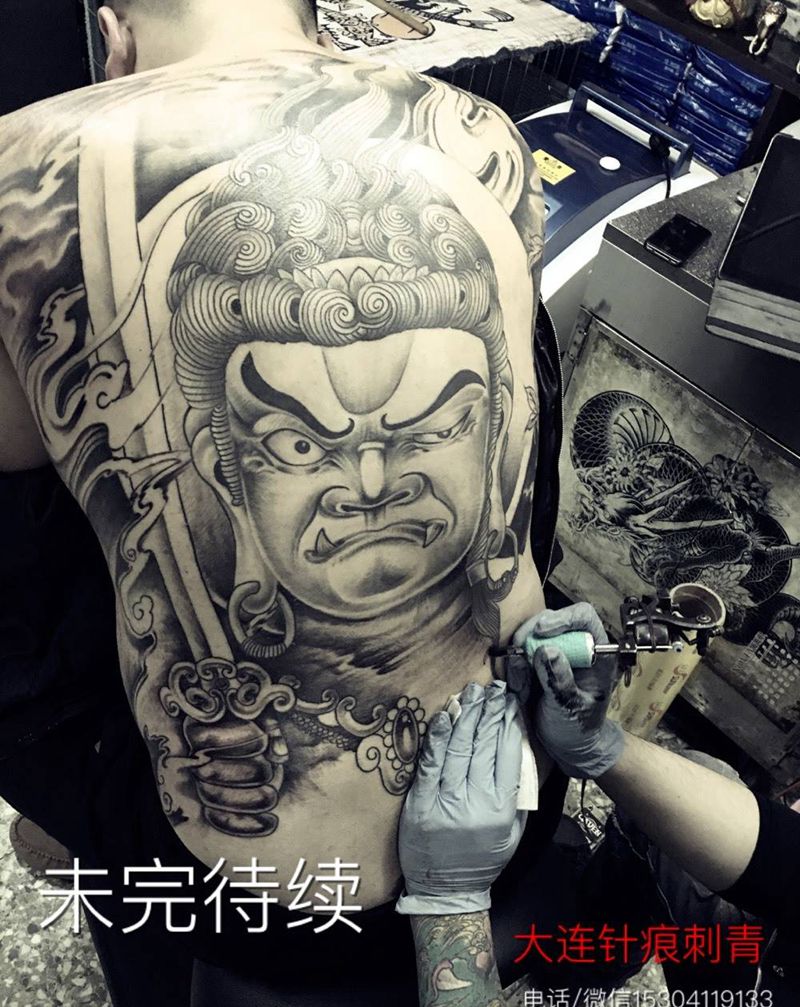 明王纹身图片_背部纹身图案