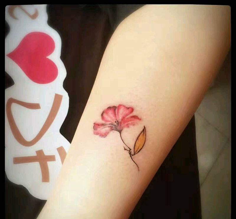 小清新(伤疤遮盖)纹身图片_腿部清新花女生彩色成品纹身图案