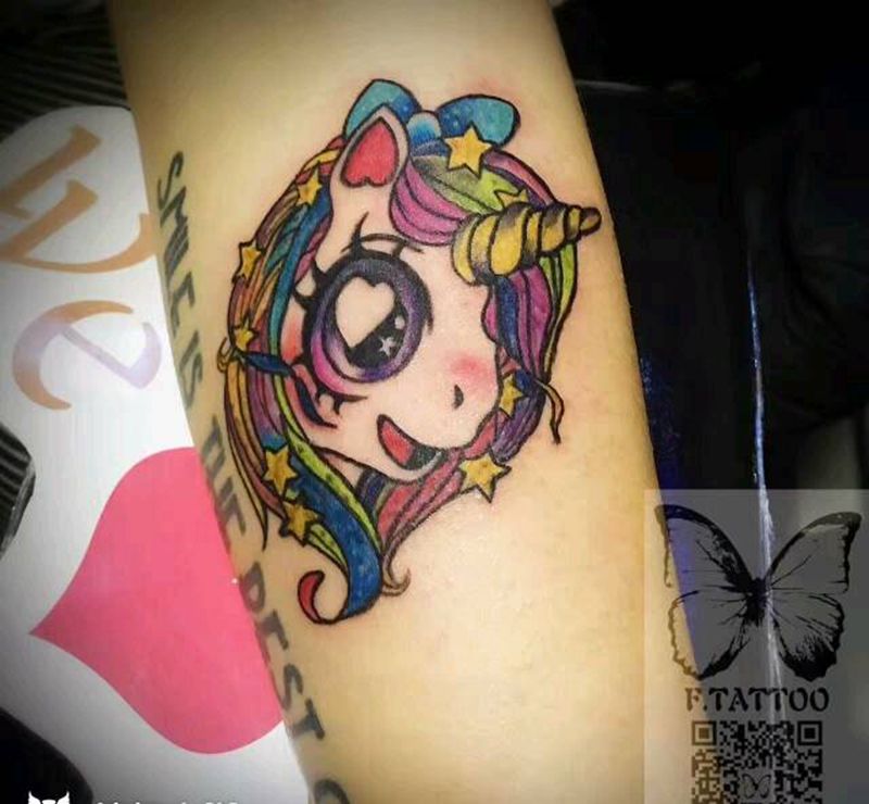 Q版独角兽纹身图片_手臂欧美动物女生彩色独角兽成品纹身图案