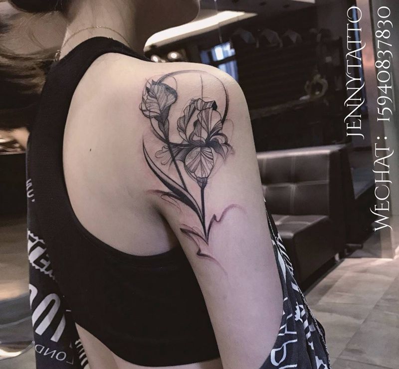 遮盖疤痕纹身图片_肩部手臂几何水墨花暗黑风格纹身图案