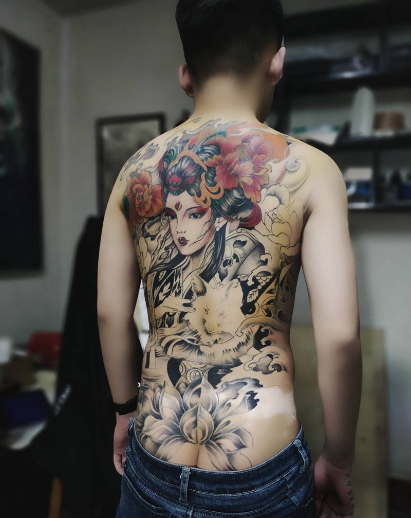 艺伎，顾客%臀部有白癜风利用云纹身图片_新传统欧美写实纹身图案