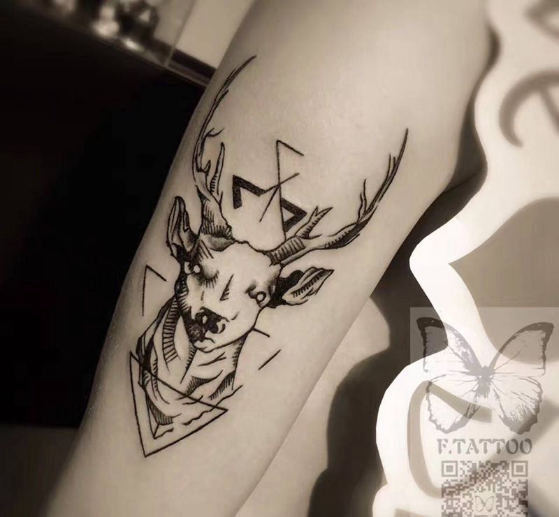 鹿纹身图片_成品手臂腿部清新动物鹿写意纹身图案