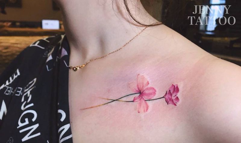 小清新纹身图片_成品胸部清新传统植物纹身图案