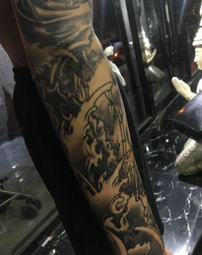 鹤纹身图片_传统手臂臀部浪鹤纹身图案