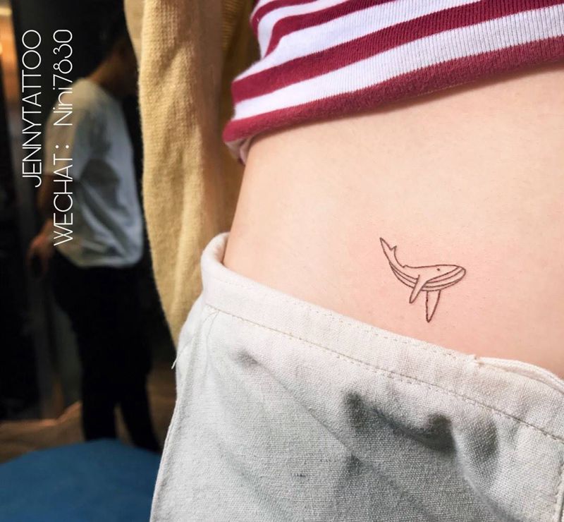 鲸鱼纹身图片_腹部小清新鲸鱼纹身图案