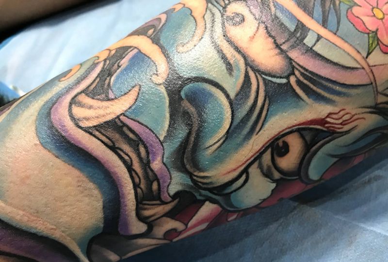 蓝脸的小般般纹身图片_腿部新传统纹身图案