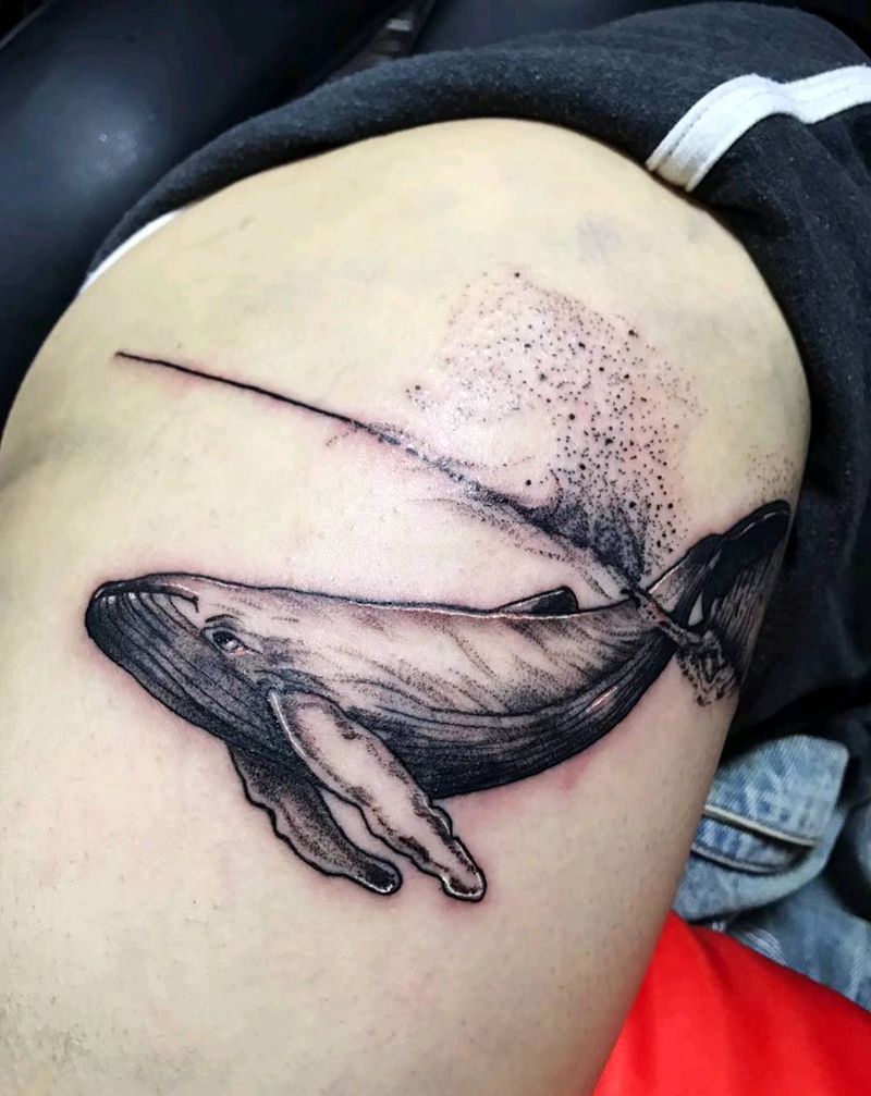 黑灰写实鲸鱼纹身图片_腿部欧美写实纹身图案