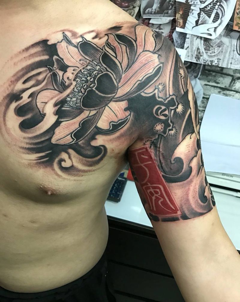 半甲纹身图片_成品胸部手臂传统纹身图案