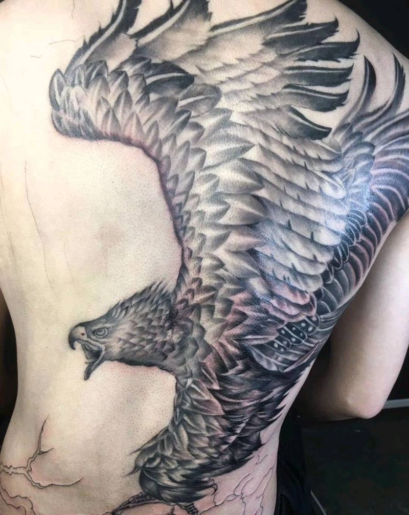 鹰纹身图片_新传统纹身图案