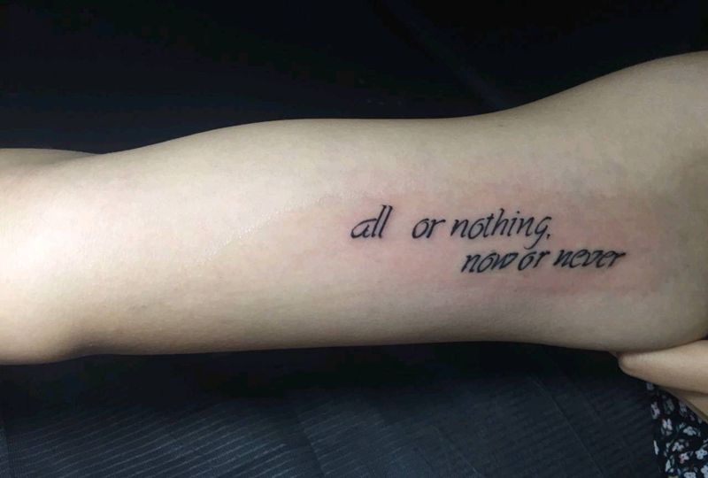 清新小字母纹身图片