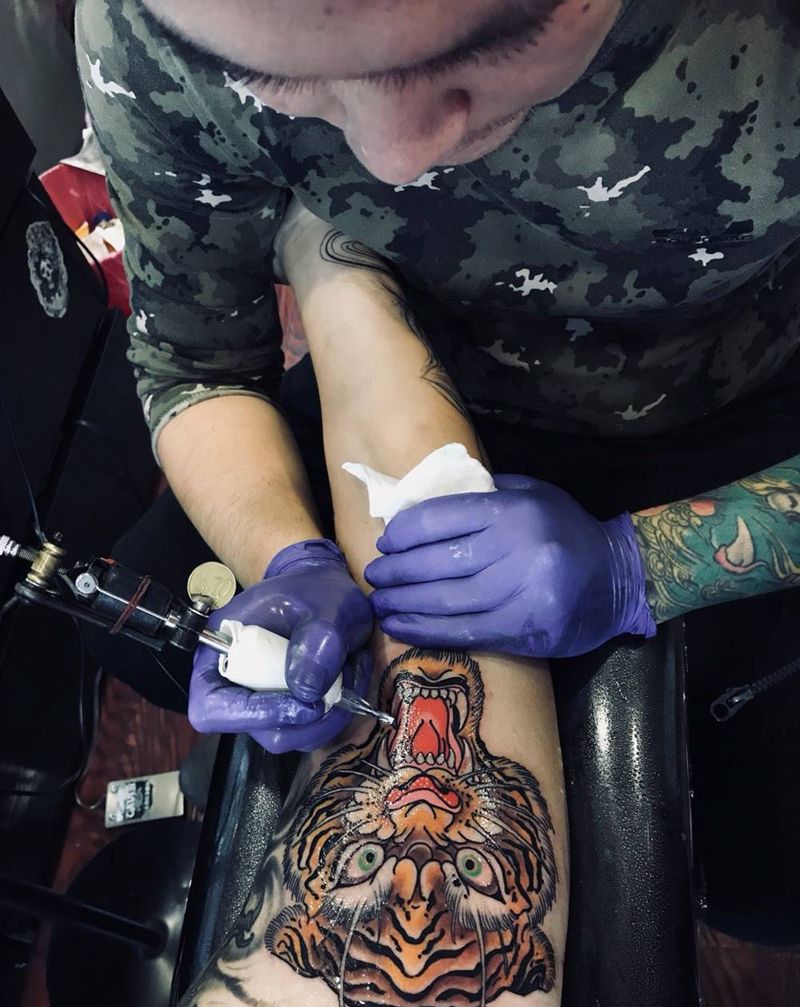 老虎纹身图片_手臂New School纹身图案