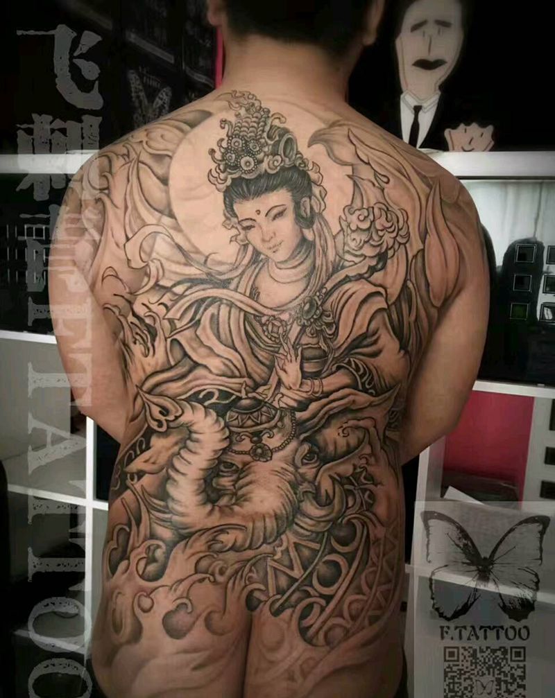 本命佛纹身图片_背部传统满背佛成品纹身图案