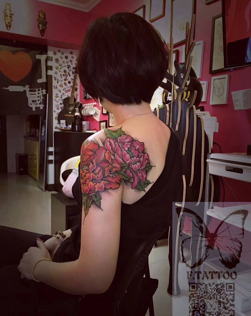 花纹身图片_成品手臂背部传统国画花彩色手绘女生纹身图案