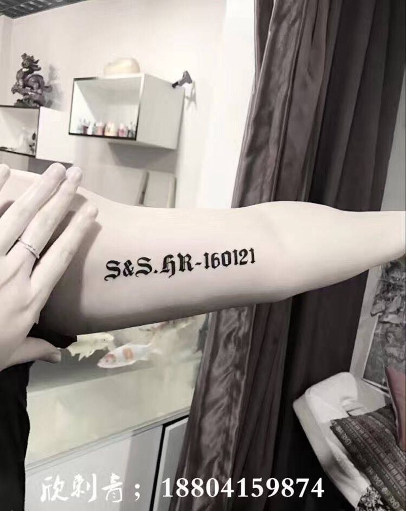 字母纹身图片