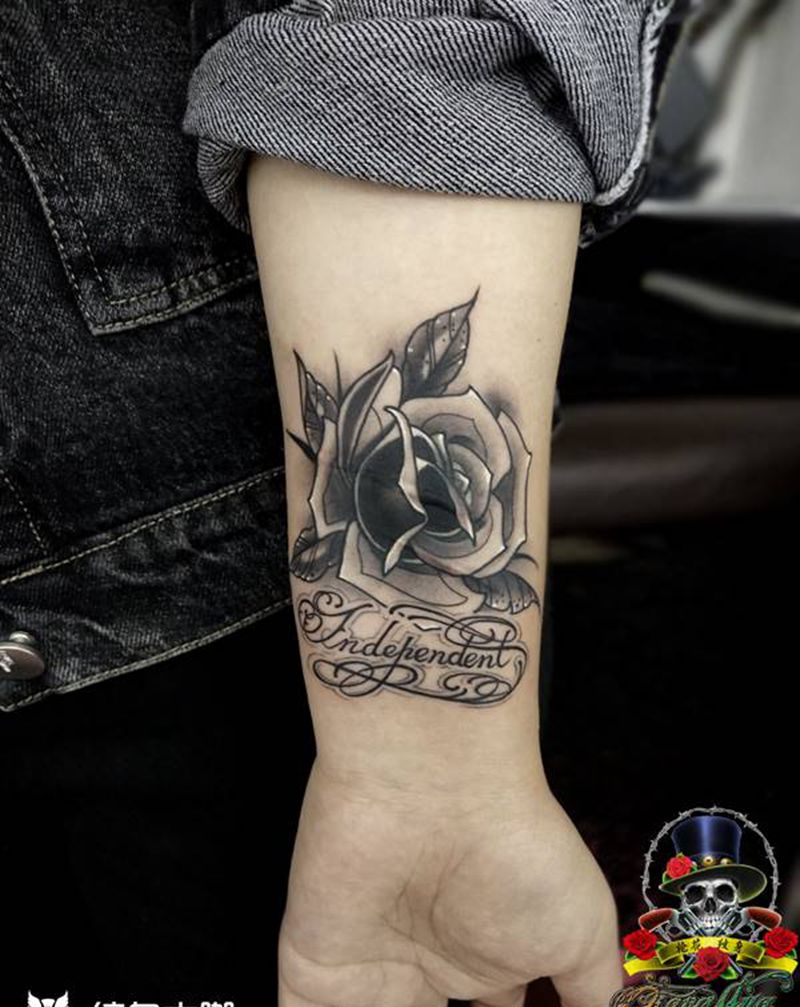 玫瑰花纹身图片_手臂Old School图腾纹身图案
