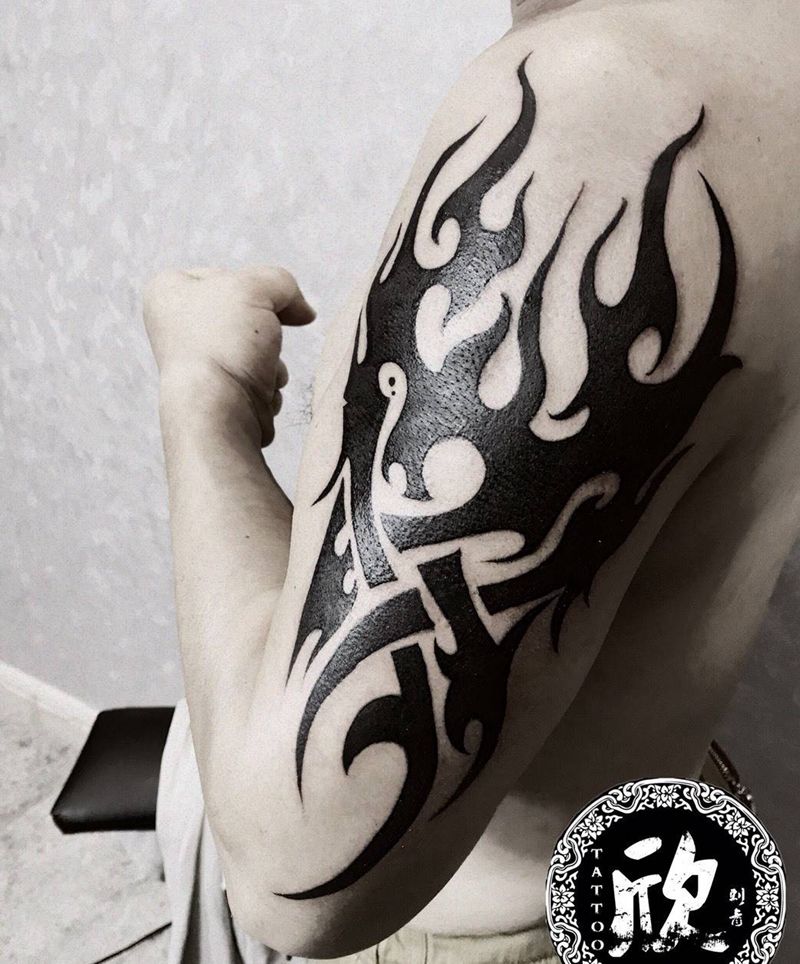 图腾纹身图片_手臂图腾纹身图案