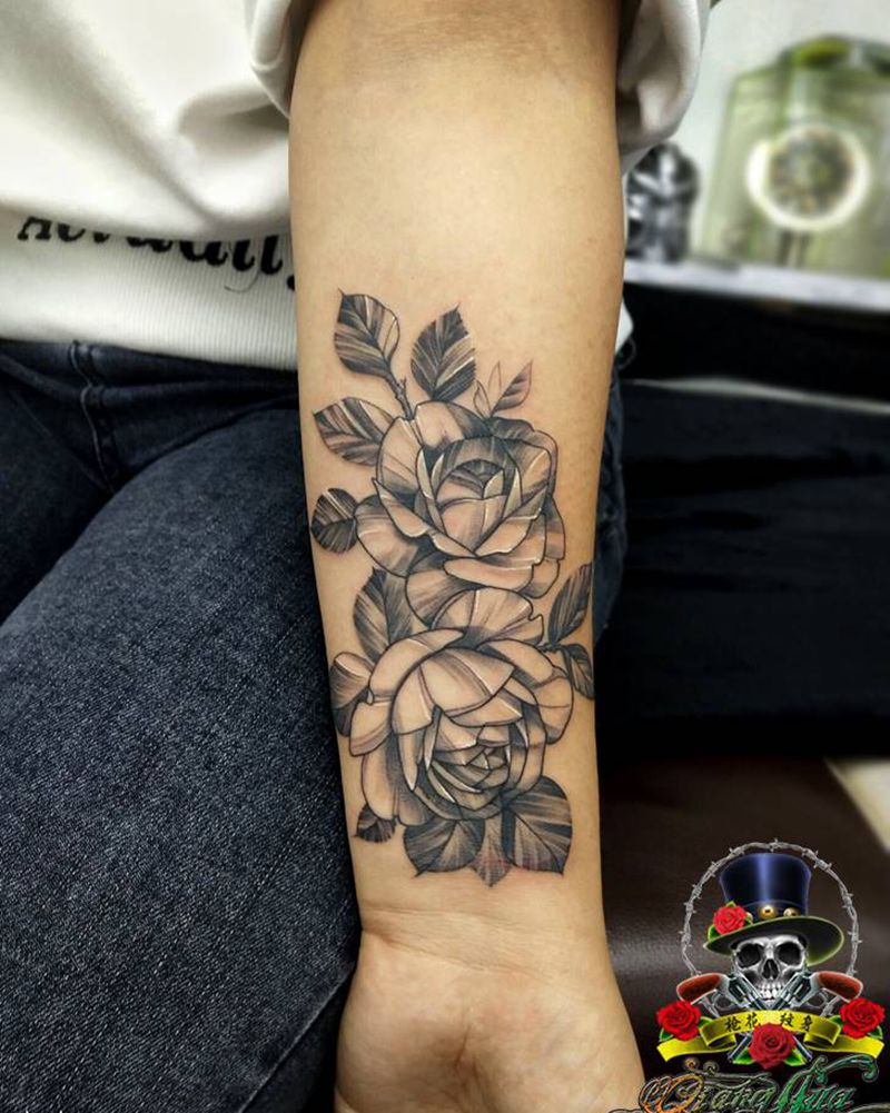 花纹身图片_手臂图腾水彩纹身图案