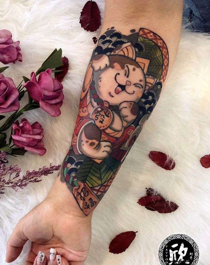 招财猫纹身图片_手臂脚部新传统招财猫彩色传统纹身图案