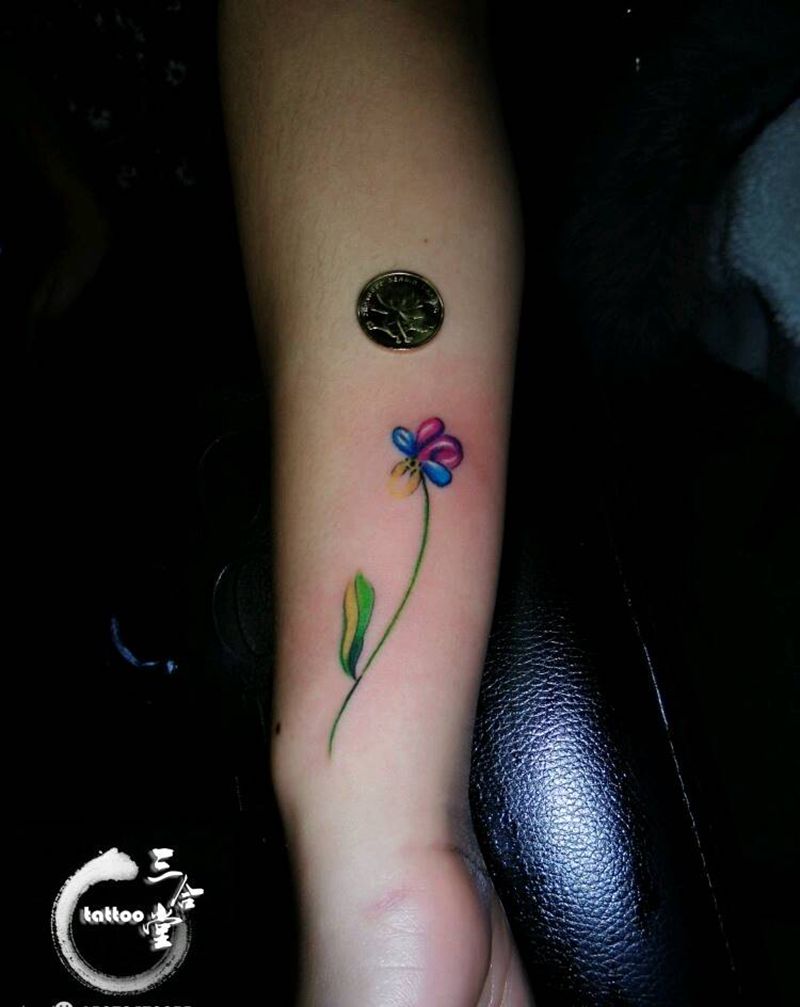 小花纹身纹身图片_手臂清新植物营口成品纹身图案