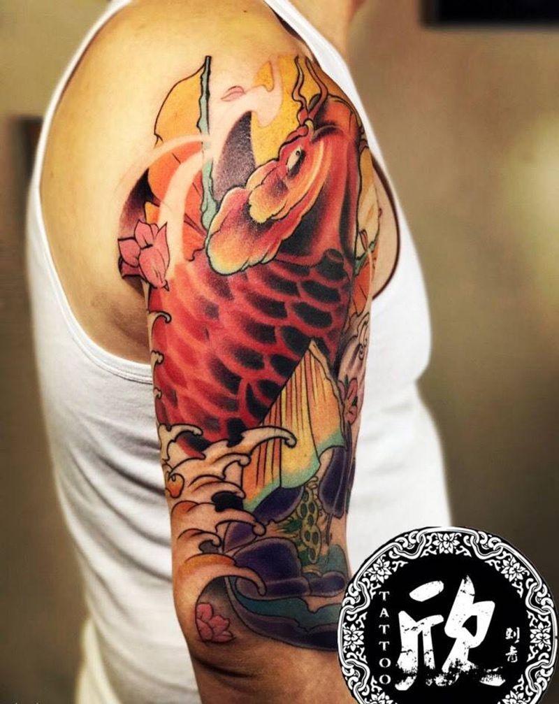 彩色鲤鱼纹身图片