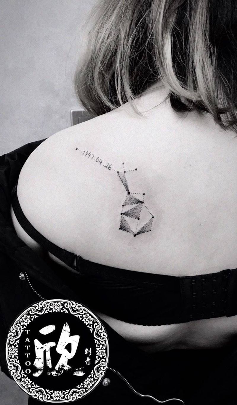 点刺小清新图案纹身图片_肩部手臂胸部清新几何成品纹身图案