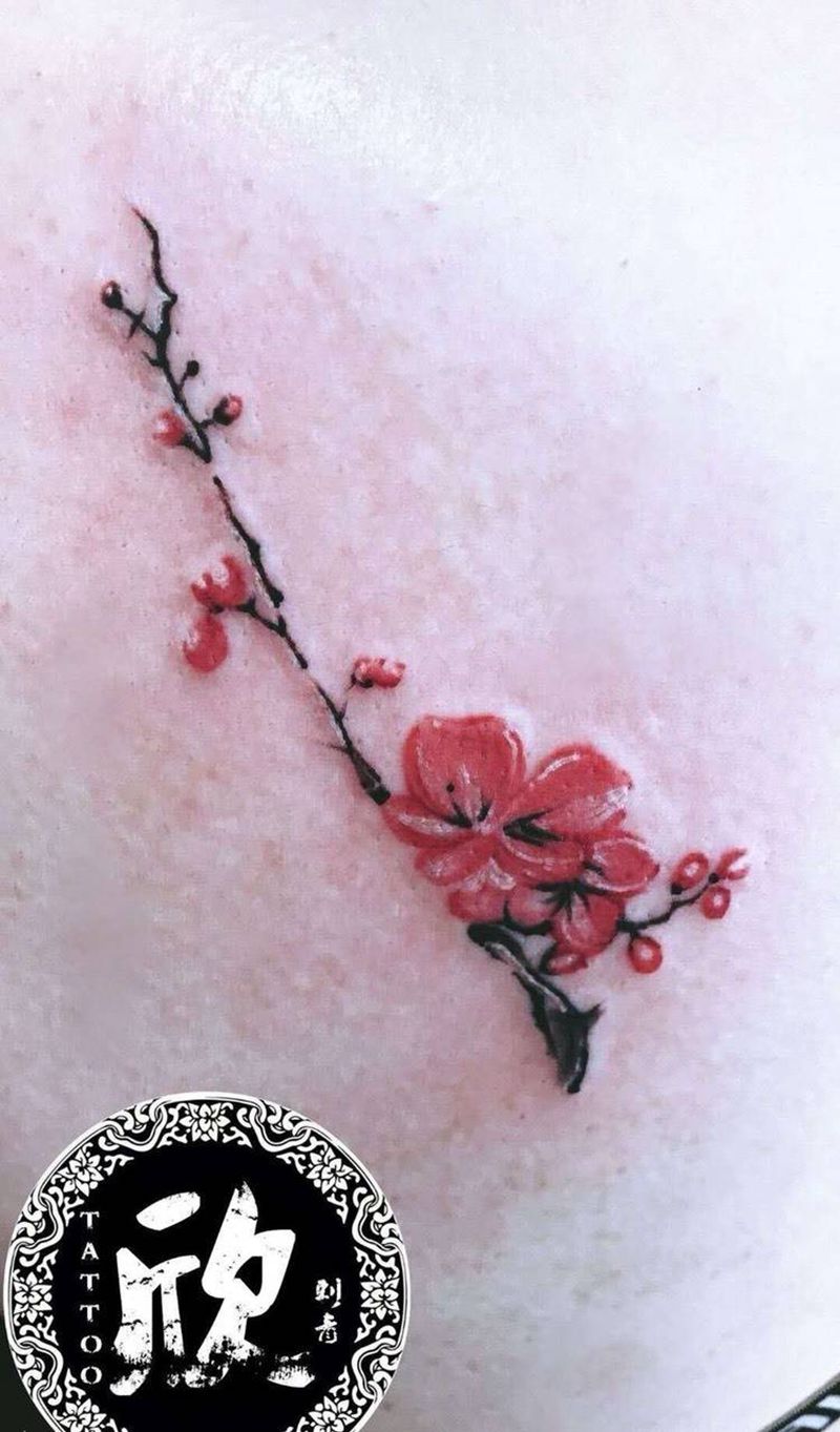 梅花纹身图片_成品肩部植物纹身图案