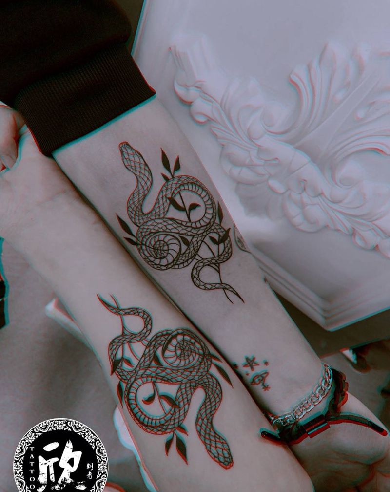 蛇纹身图片_手臂蛇纹身图案