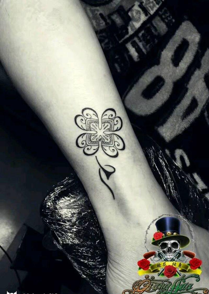 图腾花纹身图片_腿部清新图腾成品纹身图案