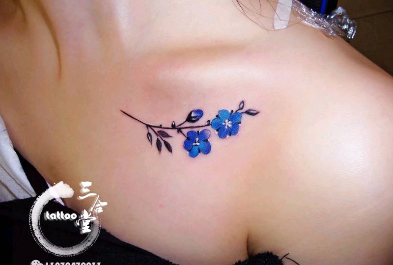 勿忘我纹身图片_肩部清新植物三合堂纹成品纹身图案