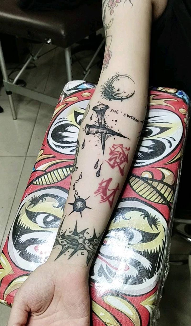 暗黑拼接纹身图片_手臂欧美写实New School暗黑铁定拼接纹身图案