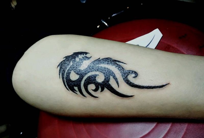 图腾龙纹身图片