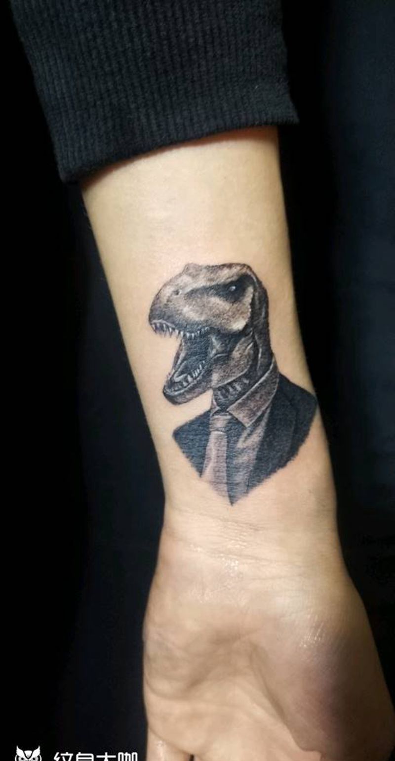 恐龙纹身图片_手部纹身图案