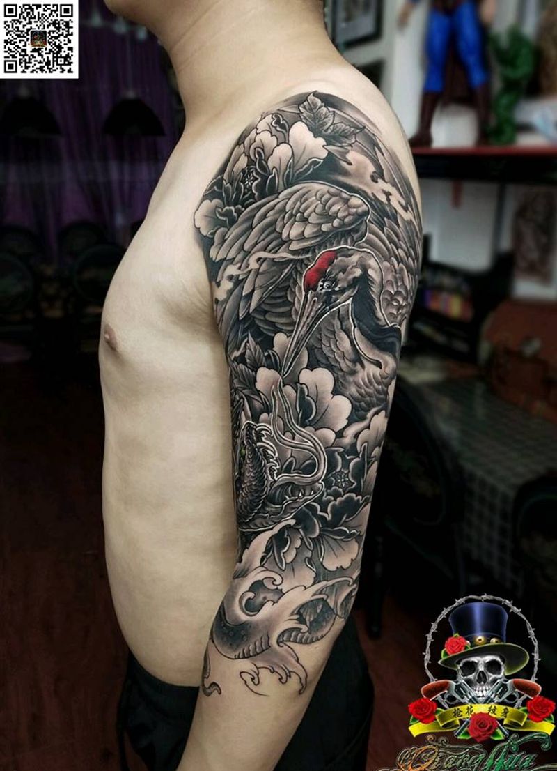 鹤纹身图片_手臂新传统纹身图案