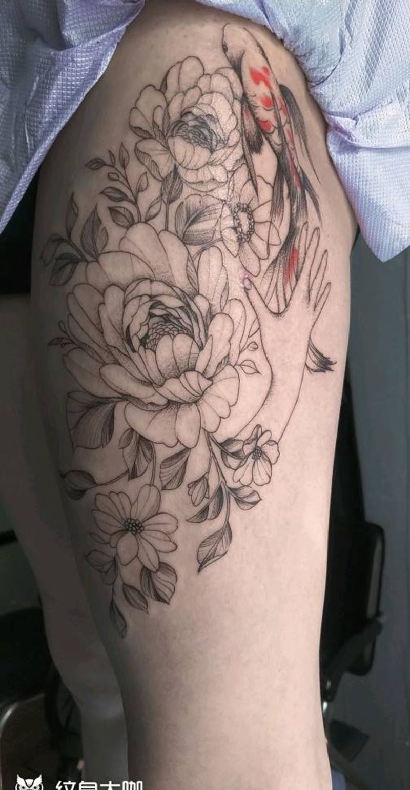 素花纹身图片_腿部臀部点刺New School纹身图案