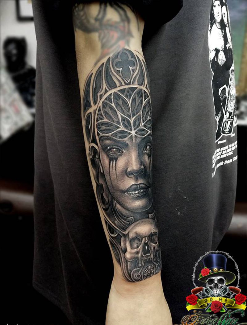 窗花纹身图片_手臂欧美写实纹身图案