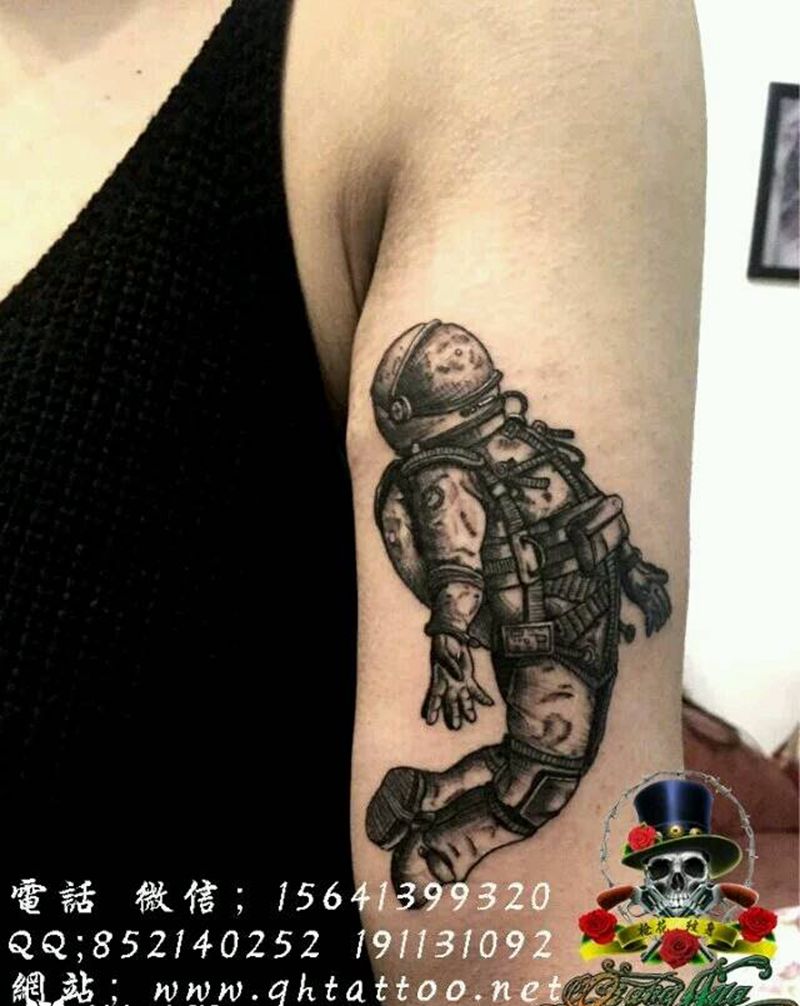 宇航员纹身图片_手臂欧美清新人物成品纹身图案
