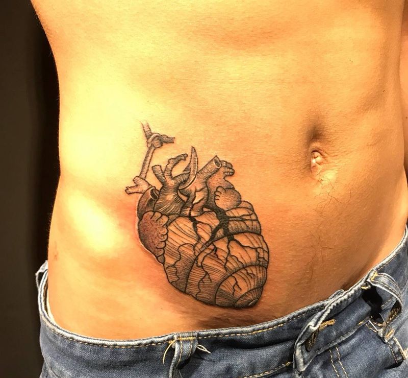 工作.   心脏纹身图片