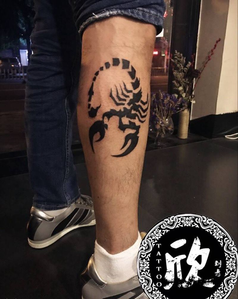 图腾蝎子纹身图片