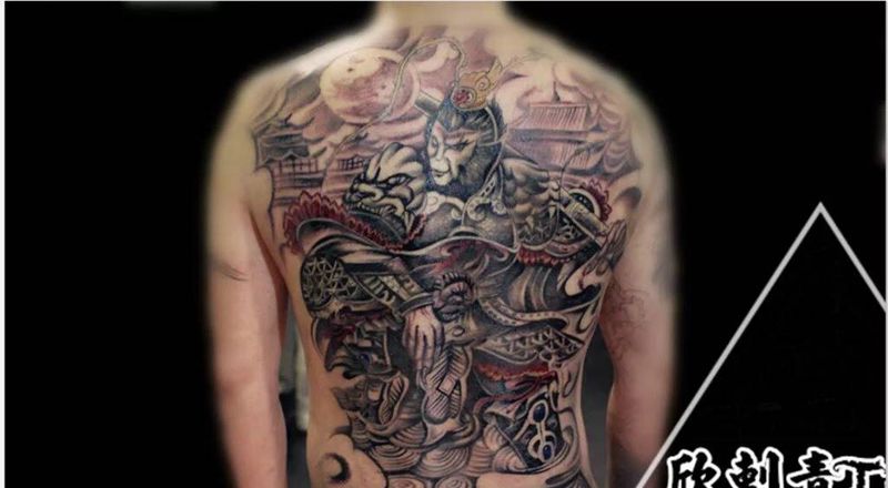 满背大圣纹身图片