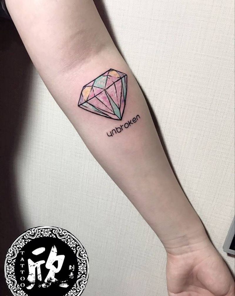 彩色钻石纹身图片